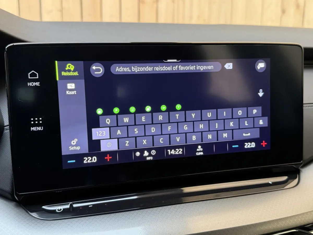 1.0 e-TSI Ambition Automaat | Apple CarPlay/Android Auto | Cruise & climate control | LED koplampen | Navigatiesysteem | Parkeersensoren achter | Trekhaak