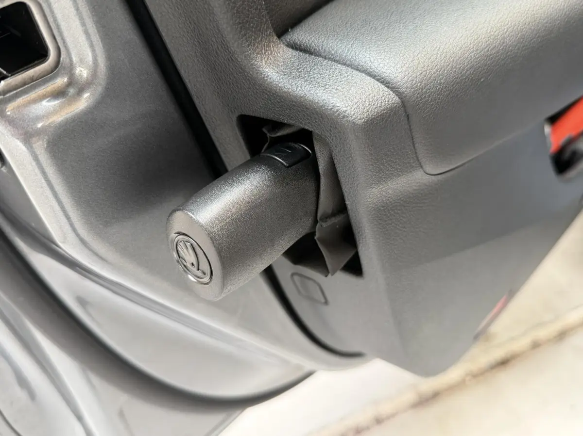 1.0 e-TSI Ambition Automaat | Apple CarPlay/Android Auto | Cruise & climate control | LED koplampen | Navigatiesysteem | Parkeersensoren achter | Trekhaak