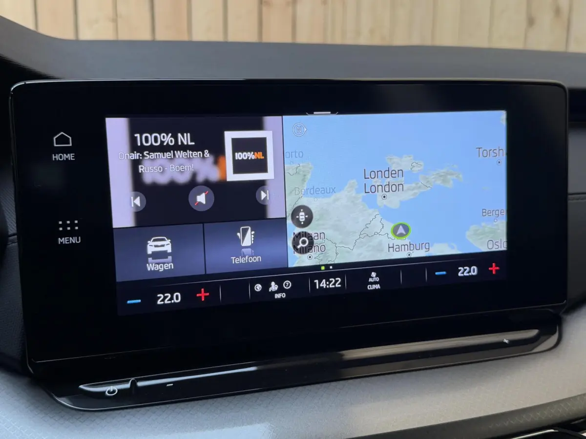 1.0 e-TSI Ambition Automaat | Apple CarPlay/Android Auto | Cruise & climate control | LED koplampen | Navigatiesysteem | Parkeersensoren achter | Trekhaak