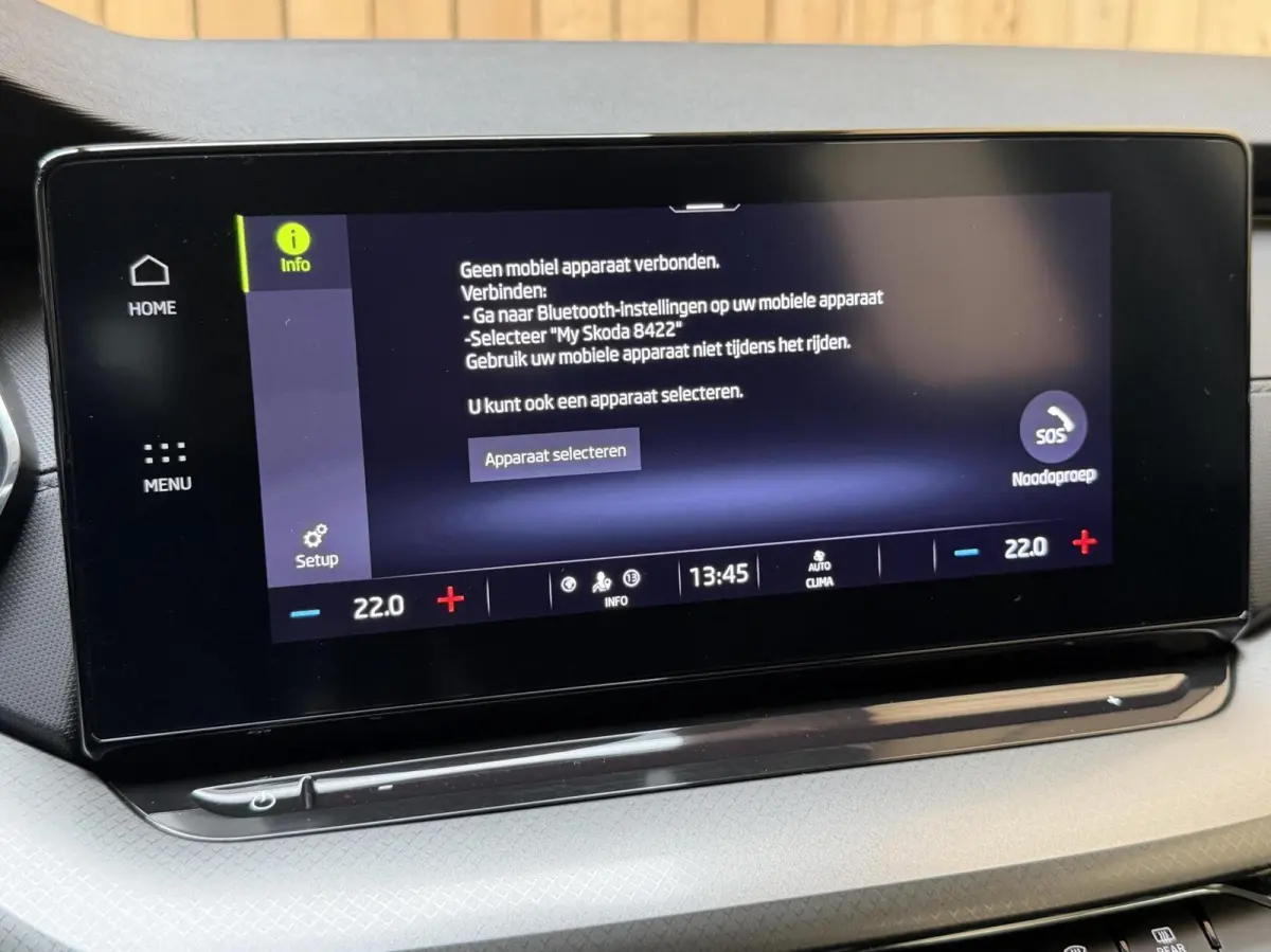 1.0 TSI Ambition Apple CarPlay/Android Auto | Cruise & climate control | LED verlichting | Keyless start | Navigatiesysteem | Parkeersensoren achter | Trekhaak