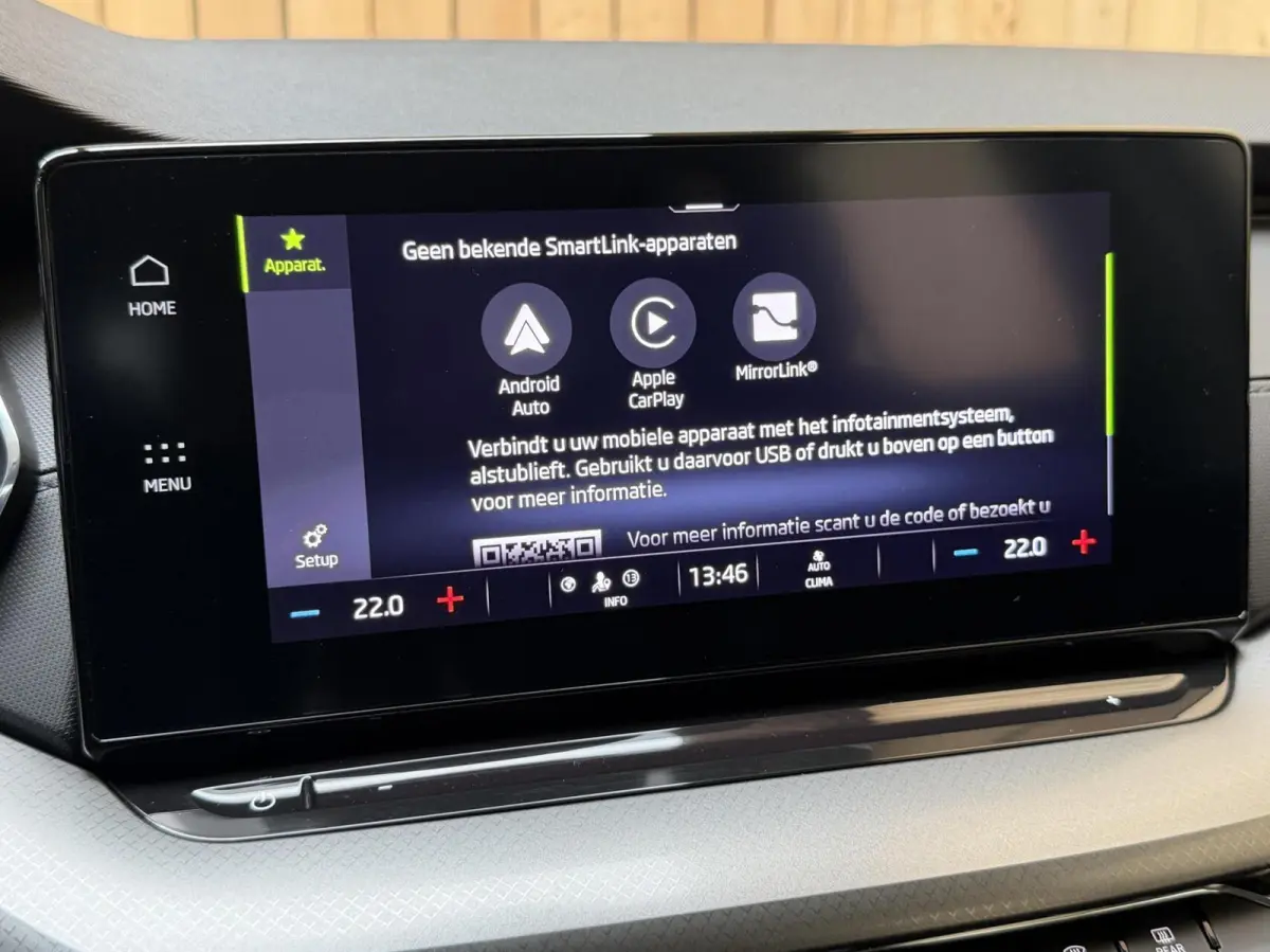1.0 TSI Ambition Apple CarPlay/Android Auto | Cruise & climate control | LED verlichting | Keyless start | Navigatiesysteem | Parkeersensoren achter | Trekhaak