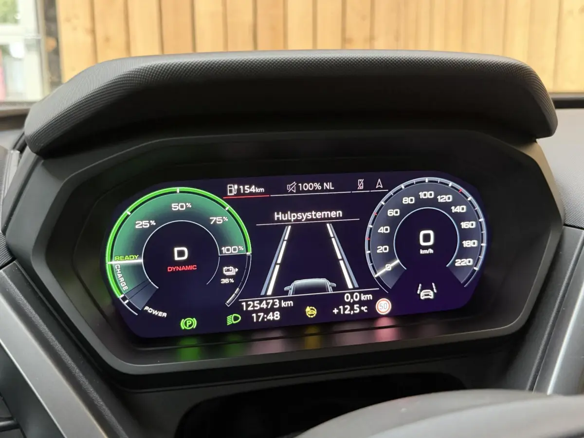 40 Launch edition Advanced Plus 77 kWh SoH 96,49% Achteruitrijcamera | Apple CarPlay/Android Auto | Adaptieve cruise control | Climate control | Getint glas | Leren bekleding | SONOS audio |