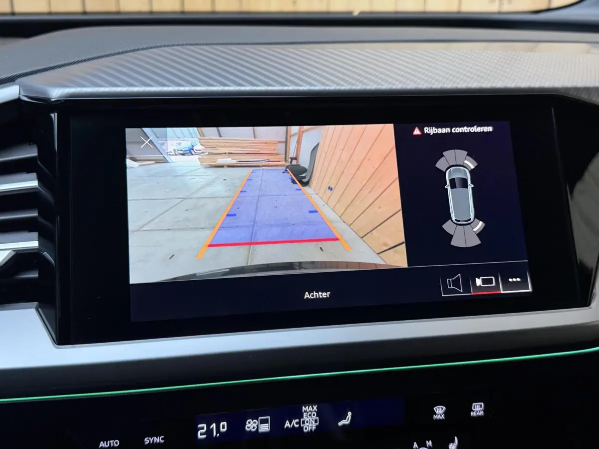 40 Launch edition Advanced Plus 77 kWh SoH 96,49% Achteruitrijcamera | Apple CarPlay/Android Auto | Adaptieve cruise control | Climate control | Getint glas | Leren bekleding | SONOS audio |