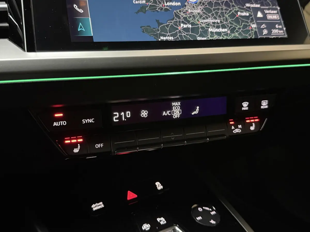 40 Launch edition Advanced Plus 77 kWh SoH 96,49% Achteruitrijcamera | Apple CarPlay/Android Auto | Adaptieve cruise control | Climate control | Getint glas | Leren bekleding | SONOS audio |