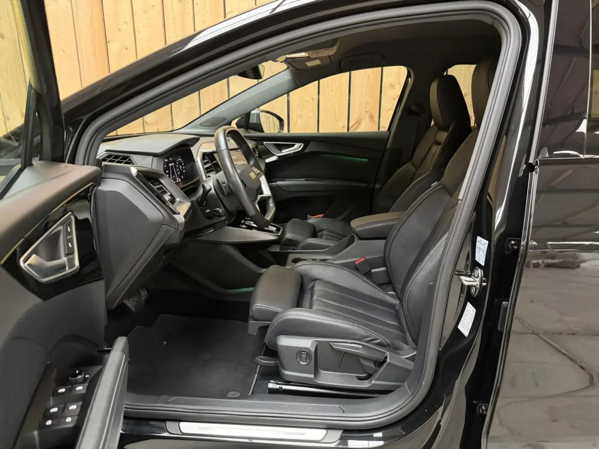 40 Launch edition Advanced Plus 77 kWh SoH 96,49% Achteruitrijcamera | Apple CarPlay/Android Auto | Adaptieve cruise control | Climate control | Getint glas | Leren bekleding | SONOS audio |