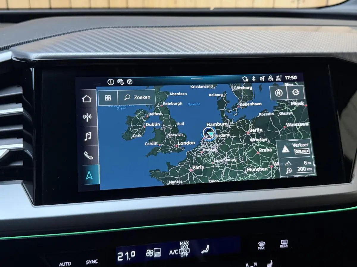 40 Launch edition Advanced Plus 77 kWh SoH 96,49% Achteruitrijcamera | Apple CarPlay/Android Auto | Adaptieve cruise control | Climate control | Getint glas | Leren bekleding | SONOS audio |