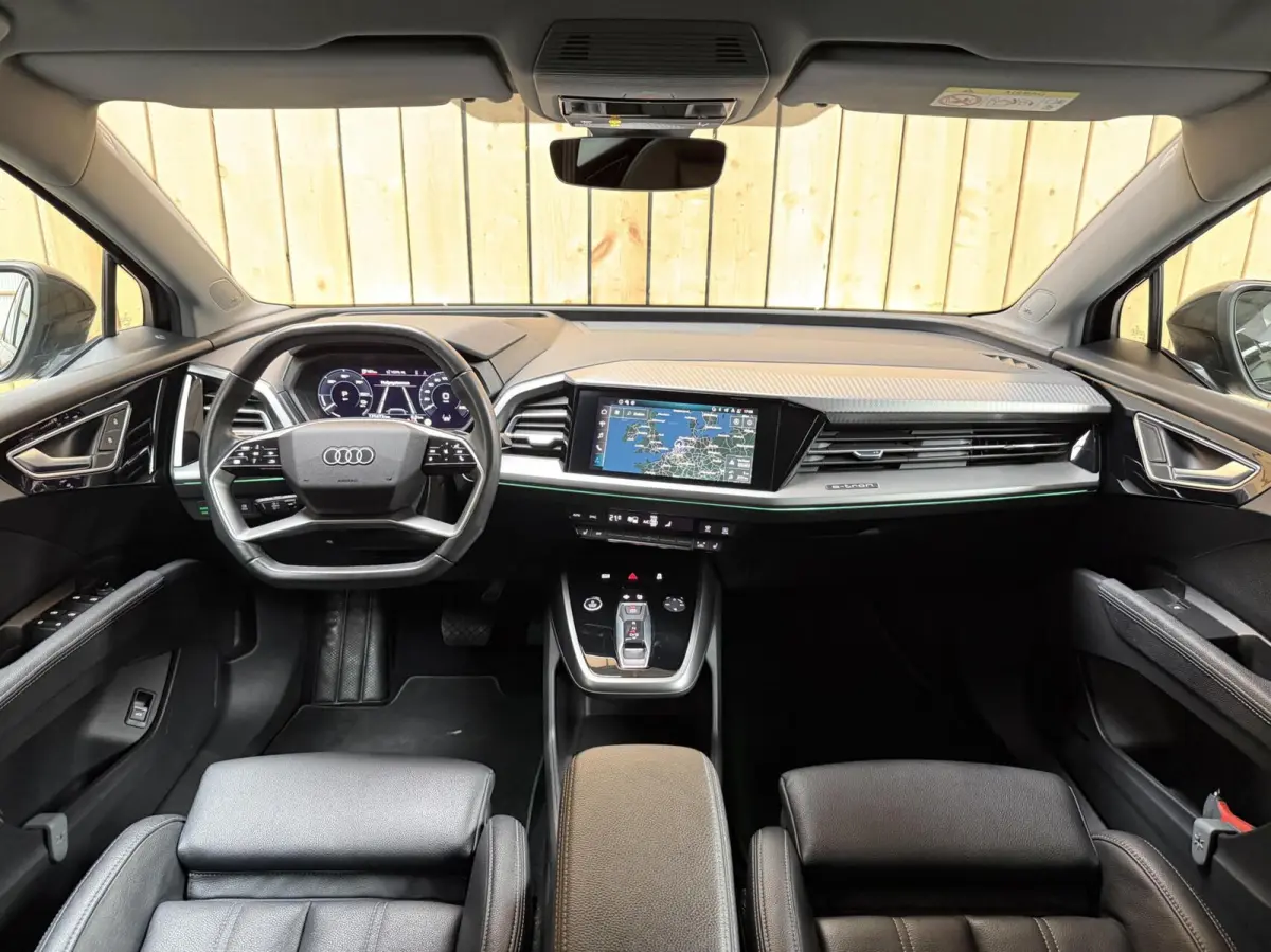 40 Launch edition Advanced Plus 77 kWh SoH 96,49% Achteruitrijcamera | Apple CarPlay/Android Auto | Adaptieve cruise control | Climate control | Getint glas | Leren bekleding | SONOS audio |