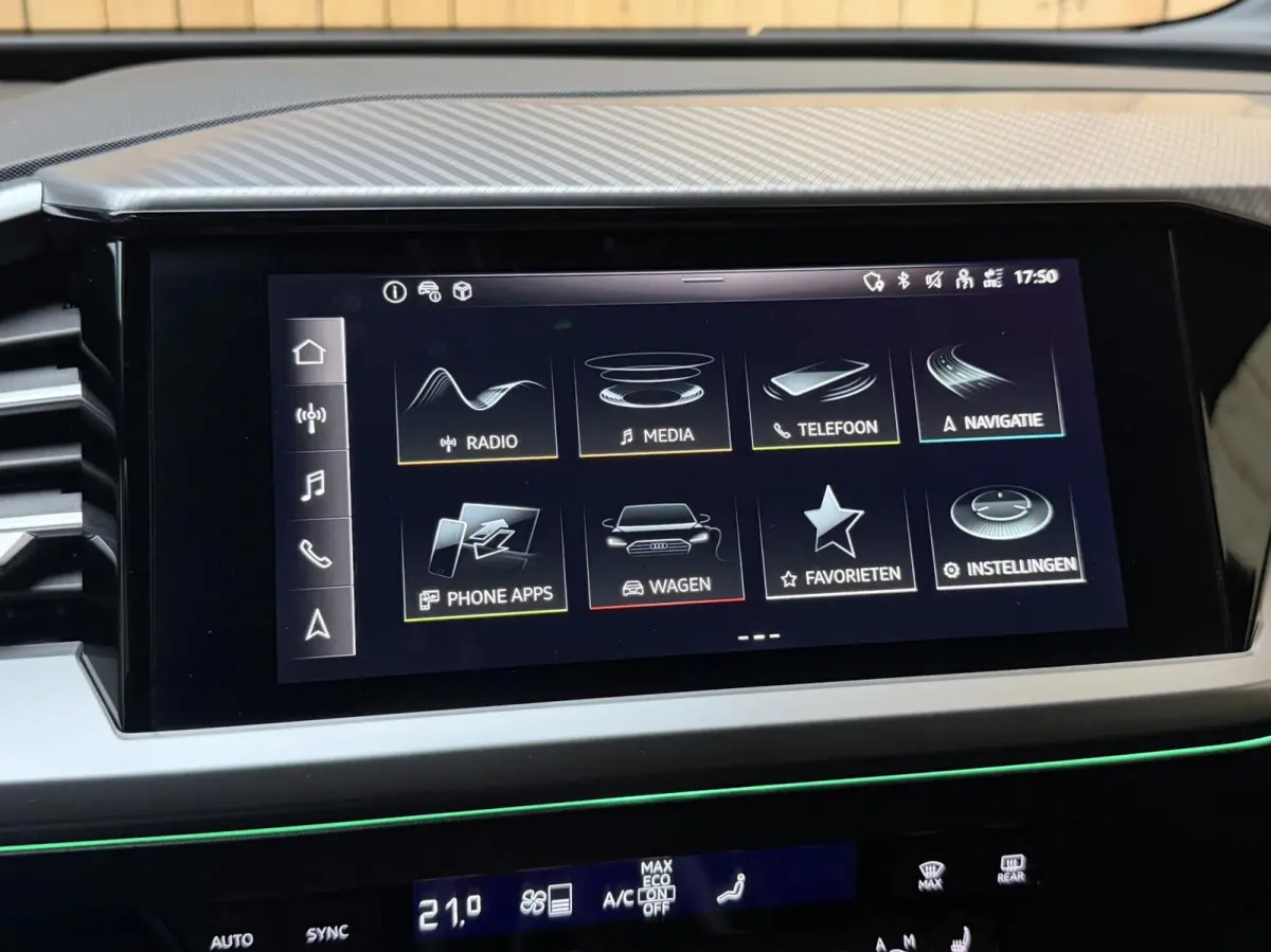 40 Launch edition Advanced Plus 77 kWh SoH 96,49% Achteruitrijcamera | Apple CarPlay/Android Auto | Adaptieve cruise control | Climate control | Getint glas | Leren bekleding | SONOS audio |