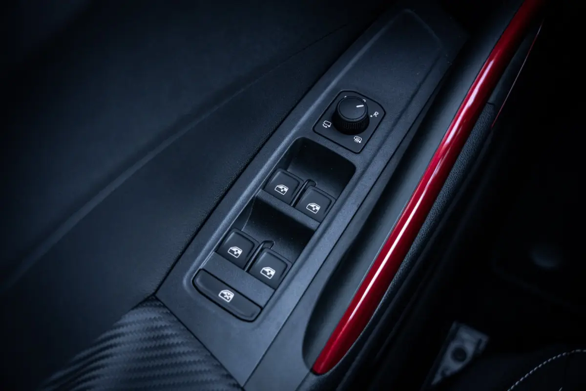 Monte Carlo | Achteruitrijcamera | Cruise control met speedlimiter | Driver Activity Assistant, vermoeidheid waarschuwingssysteem