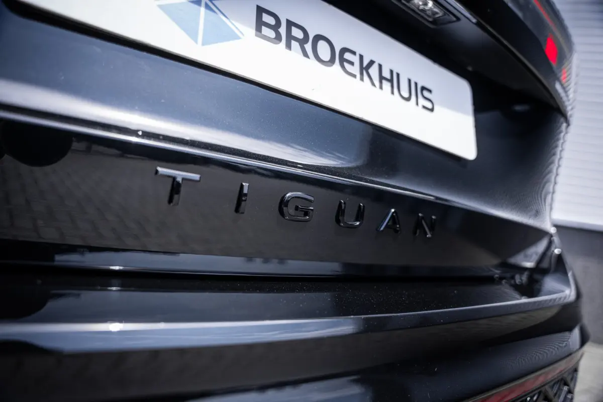 R-Line Edition - eHybrid | 'App-Connect' draadloze smartphone integratie | Automatische afstandsregeling (Adaptive Cruise Control) | Diefstalalarm