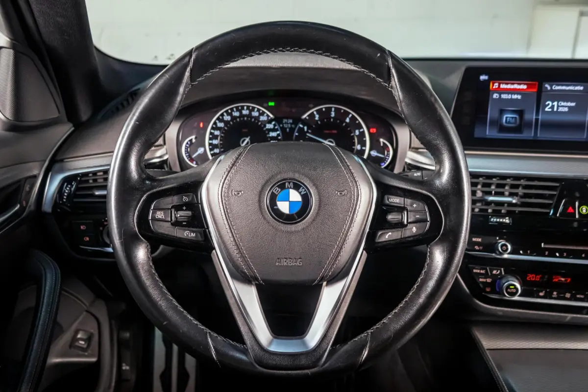 520i M-Sport|Memory|Trekhaak|HiFi|Sfeer|Orig NL|Leder