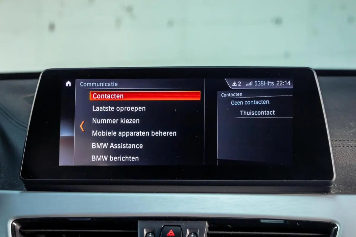 sDrive20i Xline|Pano|Trekhaak|HUD|Facelift|Camera|HiFi|LED|M-Stuur
