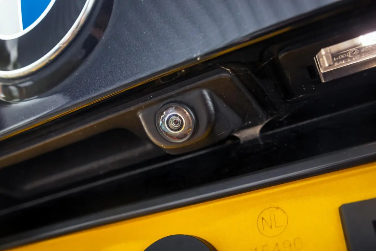 sDrive20i Xline|Pano|Trekhaak|HUD|Facelift|Camera|HiFi|LED|M-Stuur