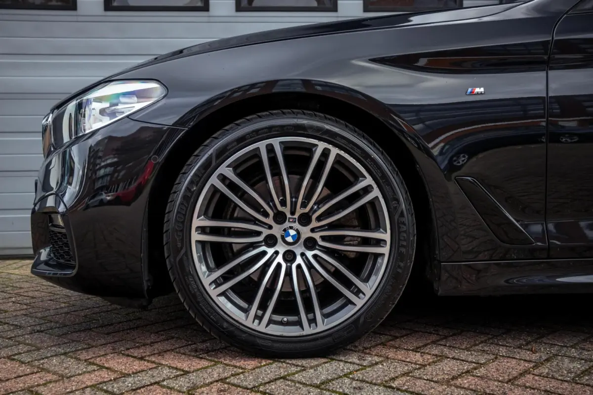 520i M-Sport|Pano|HUD|Trekhaak|HiFI|DAB|Flippers
