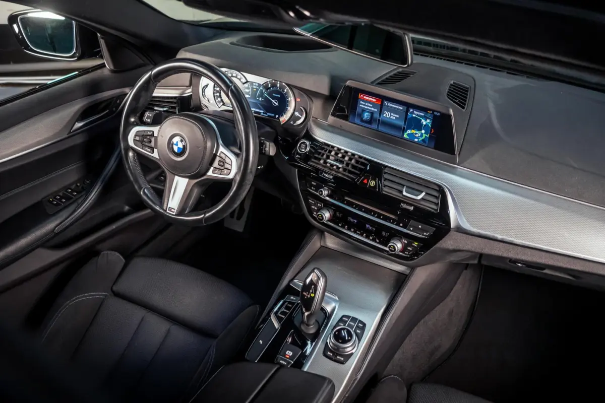 520i M-Sport|Pano|HUD|Trekhaak|HiFI|DAB|Flippers