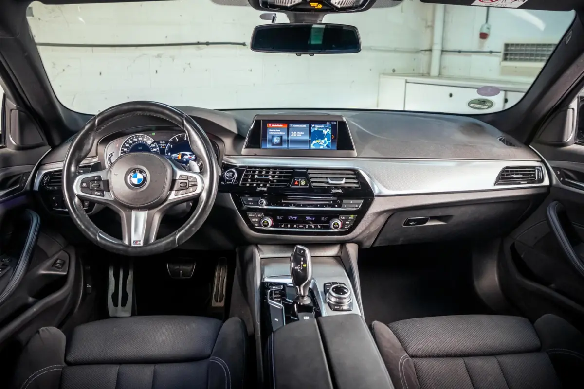 520i M-Sport|Pano|HUD|Trekhaak|HiFI|DAB|Flippers