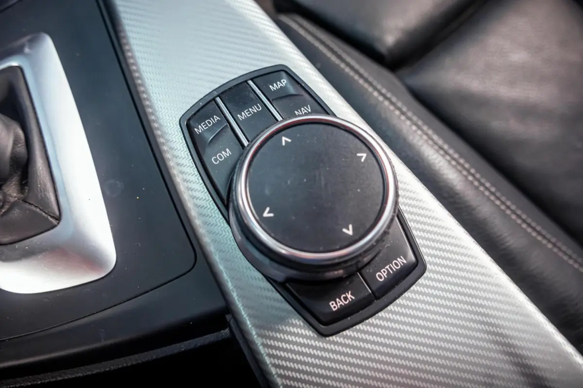 330i M Sport|Pano|ACC|HUD|360|H&K|Trekhaak|Adaptief onderstel