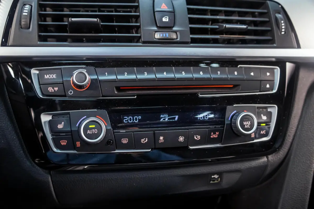 330i M Sport|Pano|ACC|HUD|360|H&K|Trekhaak|Adaptief onderstel