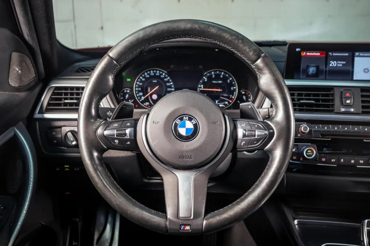 330i M Sport|Pano|ACC|HUD|360|H&K|Trekhaak|Adaptief onderstel
