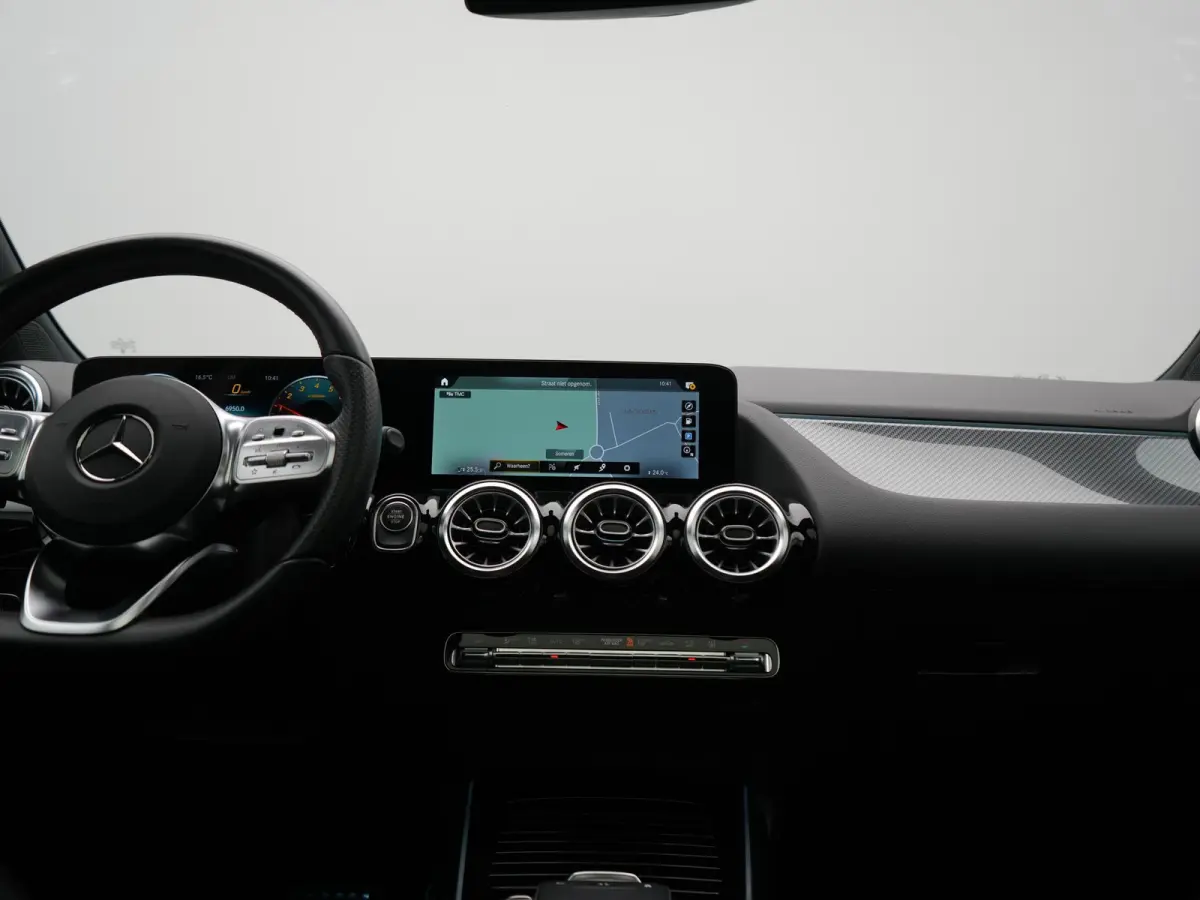 250 e AMG Line PHEV 218pk Dealer O.H | Panodak | Camera | Alcantara Sportstoelen Memory & Verwarmd | Keyless | Apple Carplay | Cruise Control | Sfeerverlichting | Virtual | DAB | Navigatie |