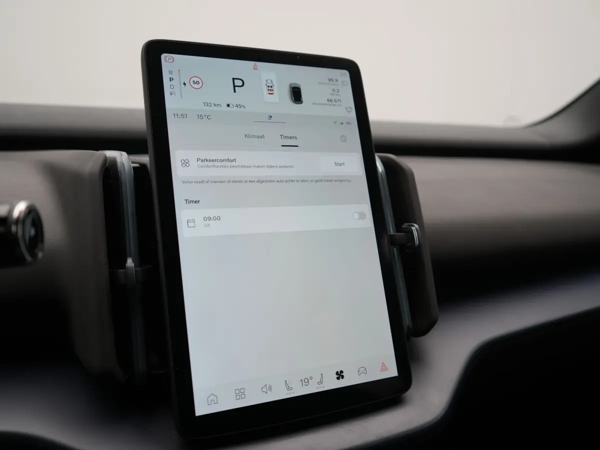 Single Motor Core 51 kWh | Adaptive Cruise | Camera | Stoelen & Stuur Verwarmd | Blis | Apple Carplay | Navigatie | DAB | 18"L.M |