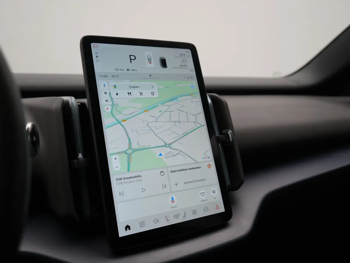 Single Motor Core 51 kWh | Adaptive Cruise | Camera | Stoelen & Stuur Verwarmd | Blis | Apple Carplay | Navigatie | DAB | 18"L.M |