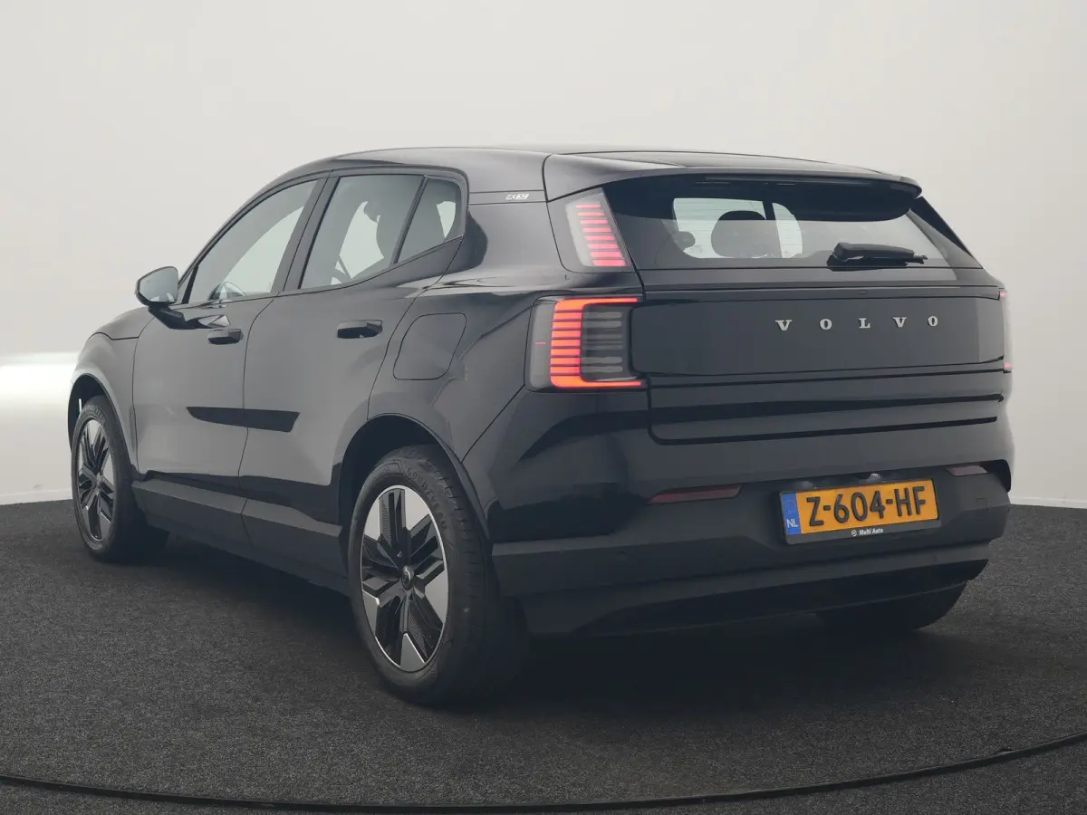 Single Motor Core 51 kWh | Adaptive Cruise | Camera | Stoelen & Stuur Verwarmd | Blis | Apple Carplay | Navigatie | DAB | 18"L.M |