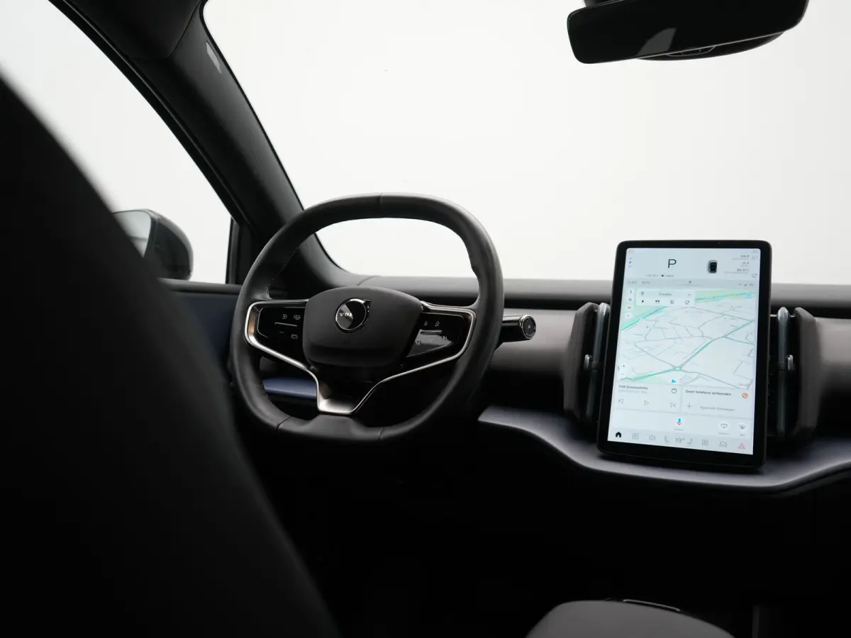 Single Motor Core 51 kWh | Adaptive Cruise | Camera | Stoelen & Stuur Verwarmd | Blis | Apple Carplay | Navigatie | DAB | 18"L.M |