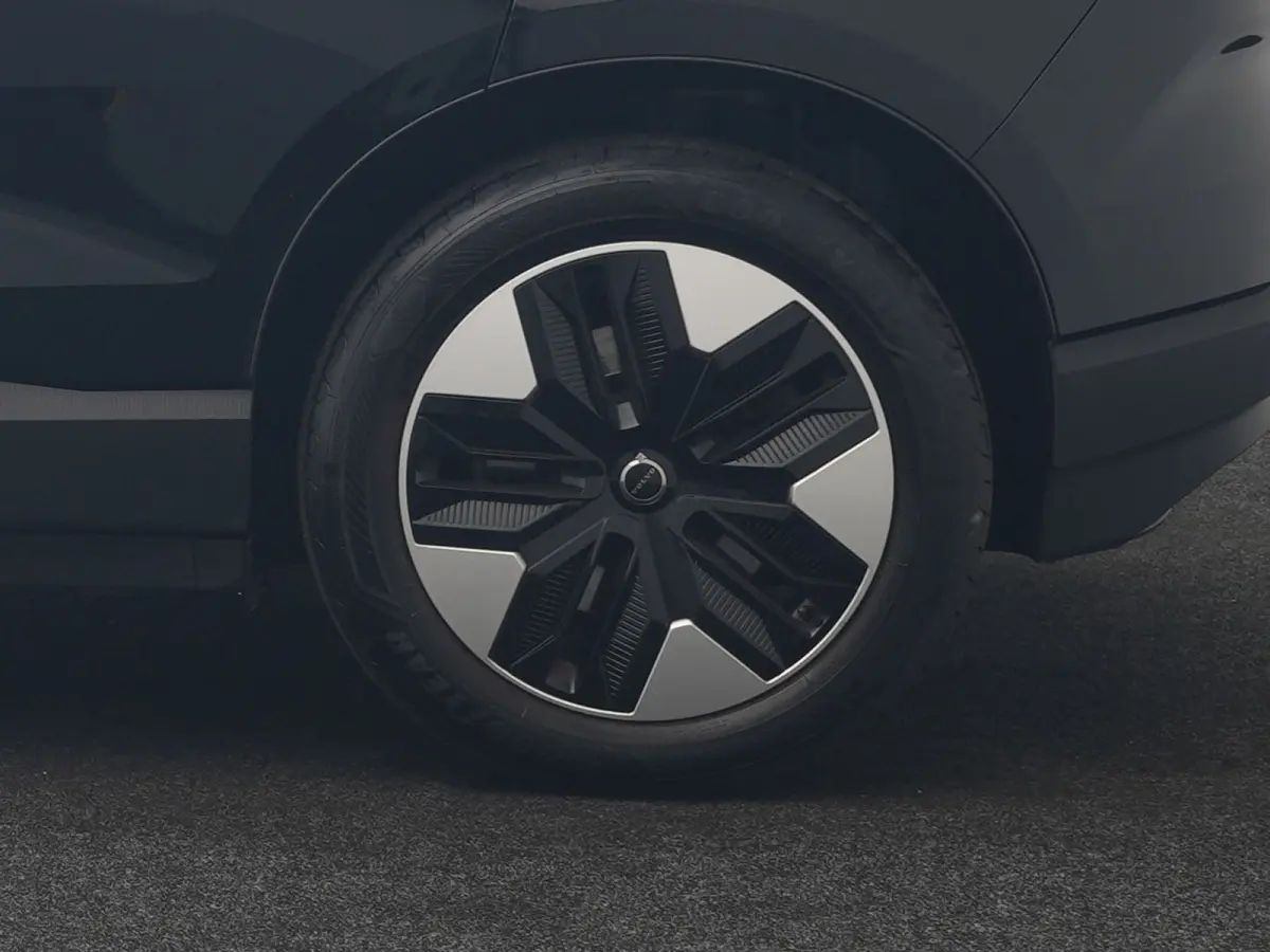 Single Motor Core 51 kWh | Adaptive Cruise | Camera | Stoelen & Stuur Verwarmd | Blis | Apple Carplay | Navigatie | DAB | 18"L.M |