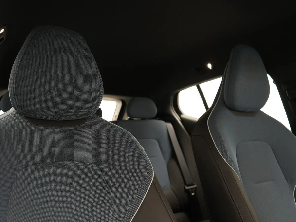 Single Motor Core 51 kWh | Adaptive Cruise | Camera | Stoelen & Stuur Verwarmd | Blis | Apple Carplay | Navigatie | DAB | 18"L.M |