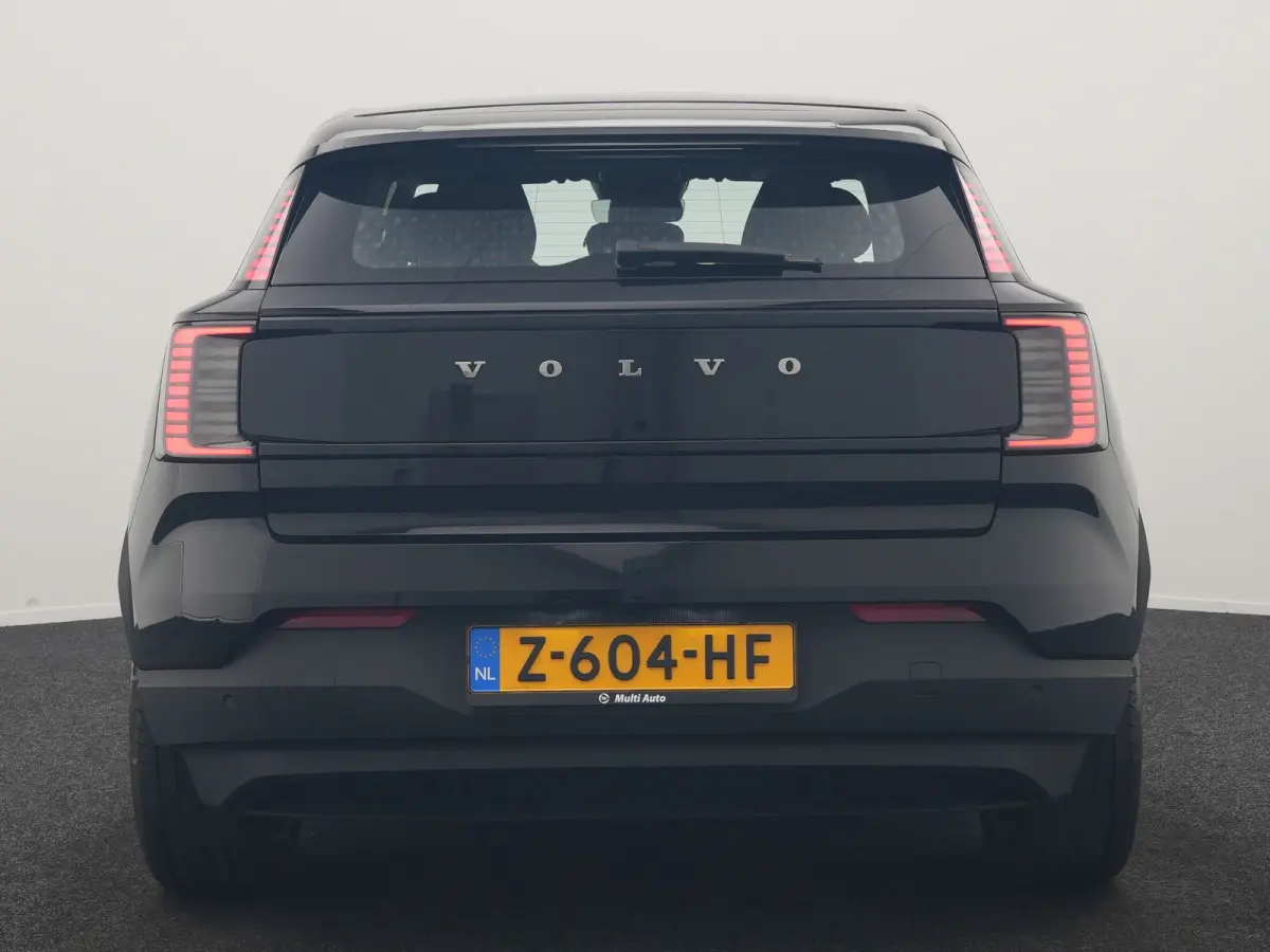 Single Motor Core 51 kWh | Adaptive Cruise | Camera | Stoelen & Stuur Verwarmd | Blis | Apple Carplay | Navigatie | DAB | 18"L.M |