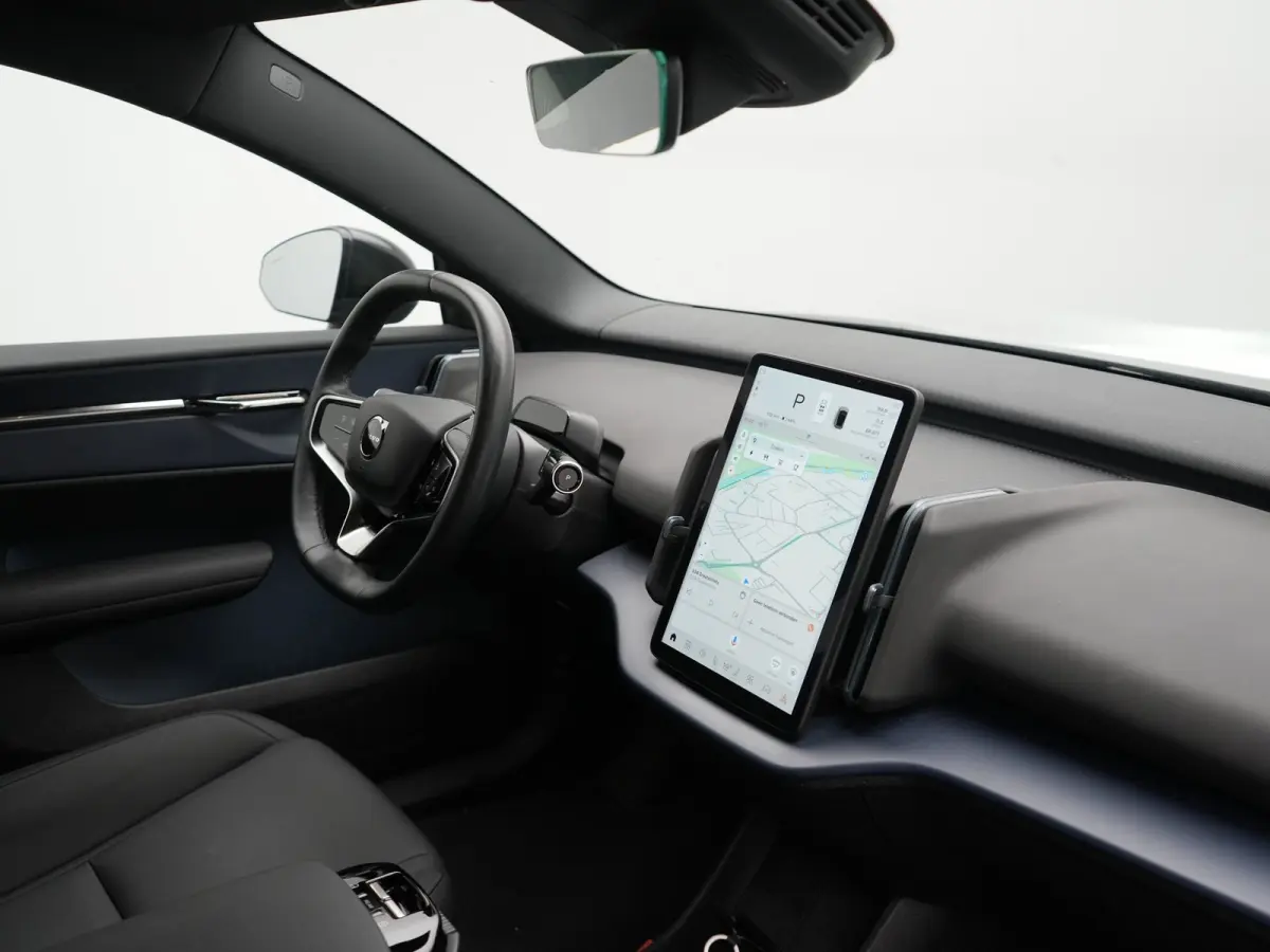 Single Motor Core 51 kWh | Adaptive Cruise | Camera | Stoelen & Stuur Verwarmd | Blis | Apple Carplay | Navigatie | DAB | 18"L.M |