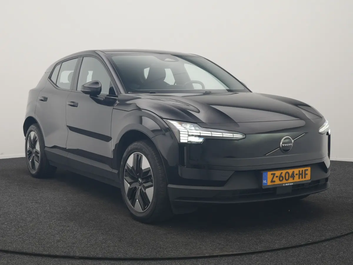 Single Motor Core 51 kWh | Adaptive Cruise | Camera | Stoelen & Stuur Verwarmd | Blis | Apple Carplay | Navigatie | DAB | 18"L.M |