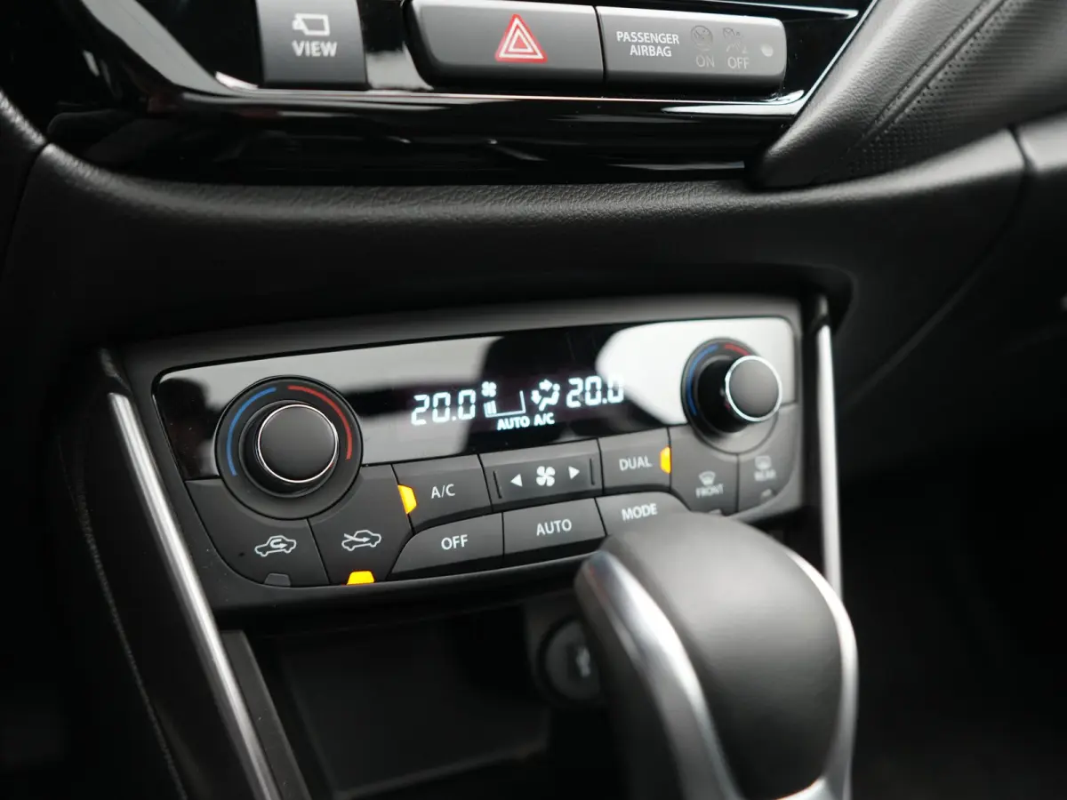 SX4 1.5 AllGrip Style MHEV 115pk Dealer O.H | Panodak | Adaptive Cruise | 360 Camera | Keyless | Sportstoelen Verwarmd | Blis | Apple Carplay | DAB | Navigatie | 17"L.M |