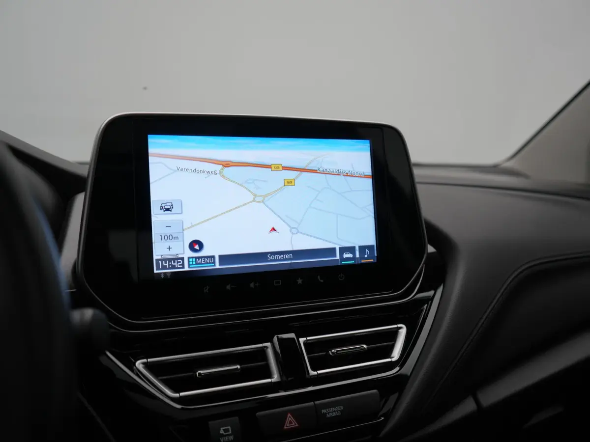 SX4 1.5 AllGrip Style MHEV 115pk Dealer O.H | Panodak | Adaptive Cruise | 360 Camera | Keyless | Sportstoelen Verwarmd | Blis | Apple Carplay | DAB | Navigatie | 17"L.M |