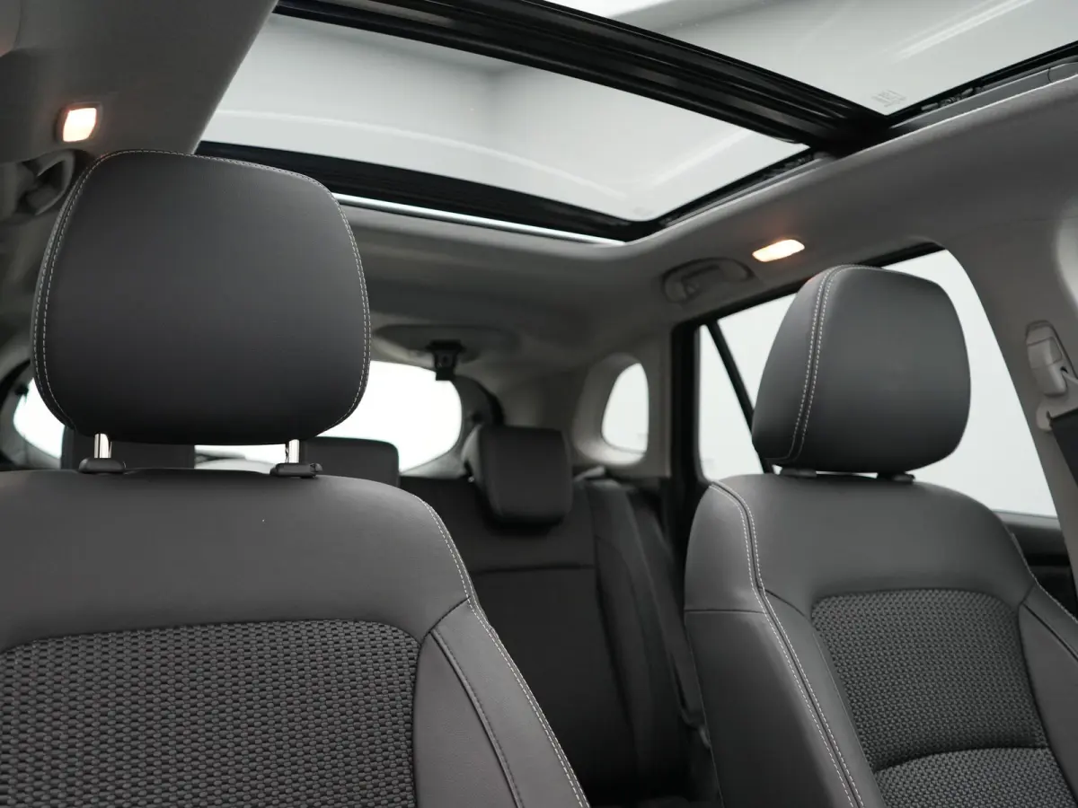SX4 1.5 AllGrip Style MHEV 115pk Dealer O.H | Panodak | Adaptive Cruise | 360 Camera | Keyless | Sportstoelen Verwarmd | Blis | Apple Carplay | DAB | Navigatie | 17"L.M |