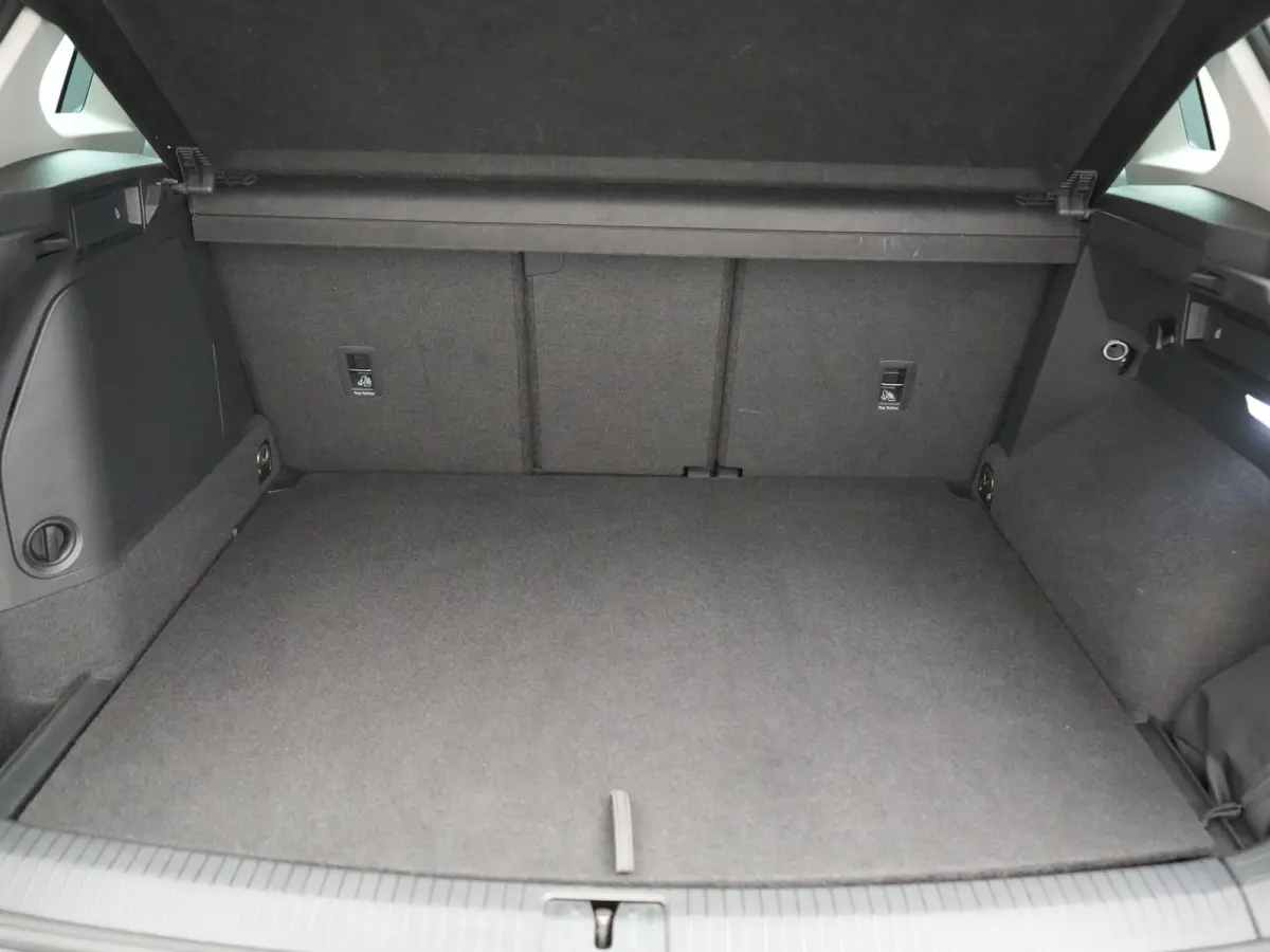 1.4 TSI eHybrid Active PHEV 245pk Dealer O.H | Adaptive Cruise | Camera | Comfortstoelen & Stuur Verwarmd | Apple Carplay | Blis | Keyless | Sfeerverlichting | Park Assist | Navigatie | DAB 