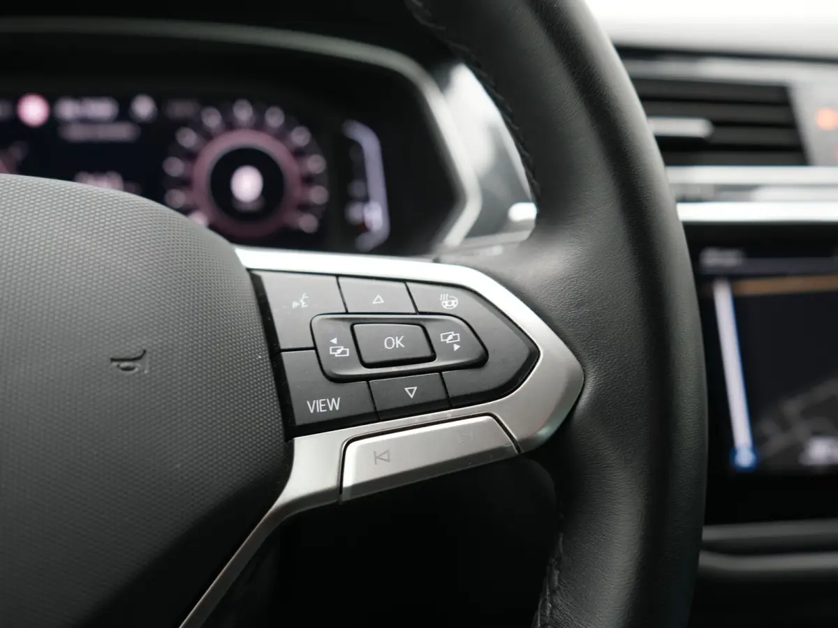 1.4 TSI eHybrid Active PHEV 245pk Dealer O.H | Adaptive Cruise | Camera | Comfortstoelen & Stuur Verwarmd | Apple Carplay | Blis | Keyless | Sfeerverlichting | Park Assist | Navigatie | DAB 