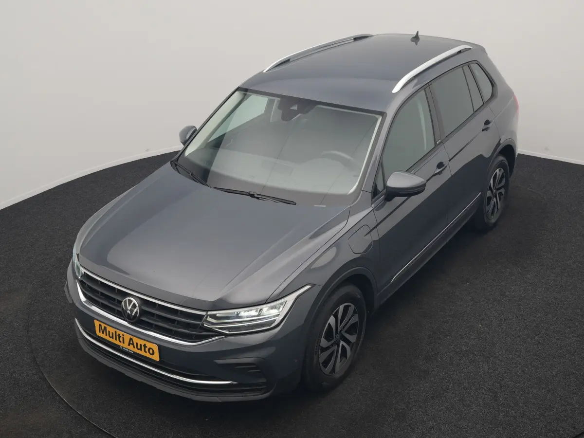 1.4 TSI eHybrid Active PHEV 245pk Dealer O.H | Adaptive Cruise | Camera | Comfortstoelen & Stuur Verwarmd | Apple Carplay | Blis | Keyless | Sfeerverlichting | Park Assist | Navigatie | DAB 