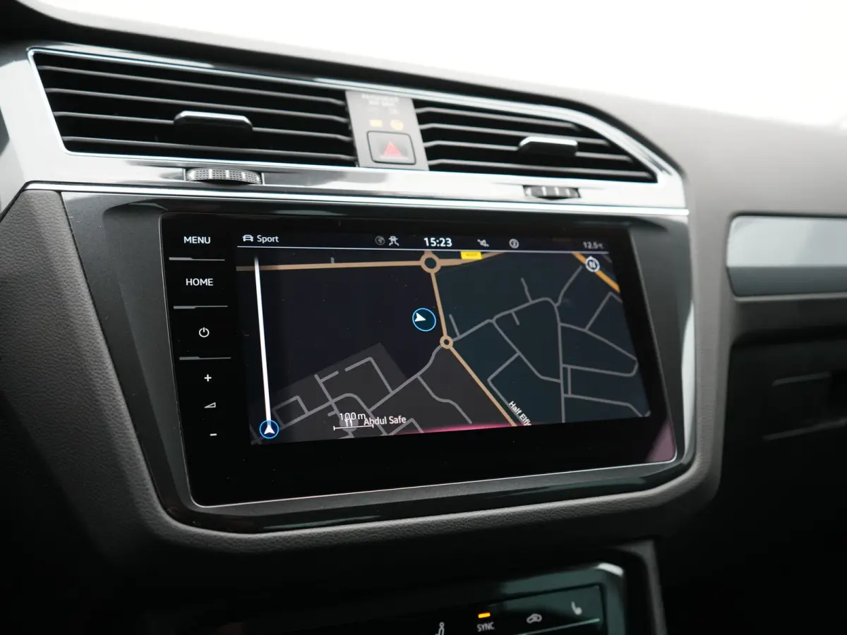 1.4 TSI eHybrid Active PHEV 245pk Dealer O.H | Adaptive Cruise | Camera | Comfortstoelen & Stuur Verwarmd | Apple Carplay | Blis | Keyless | Sfeerverlichting | Park Assist | Navigatie | DAB 