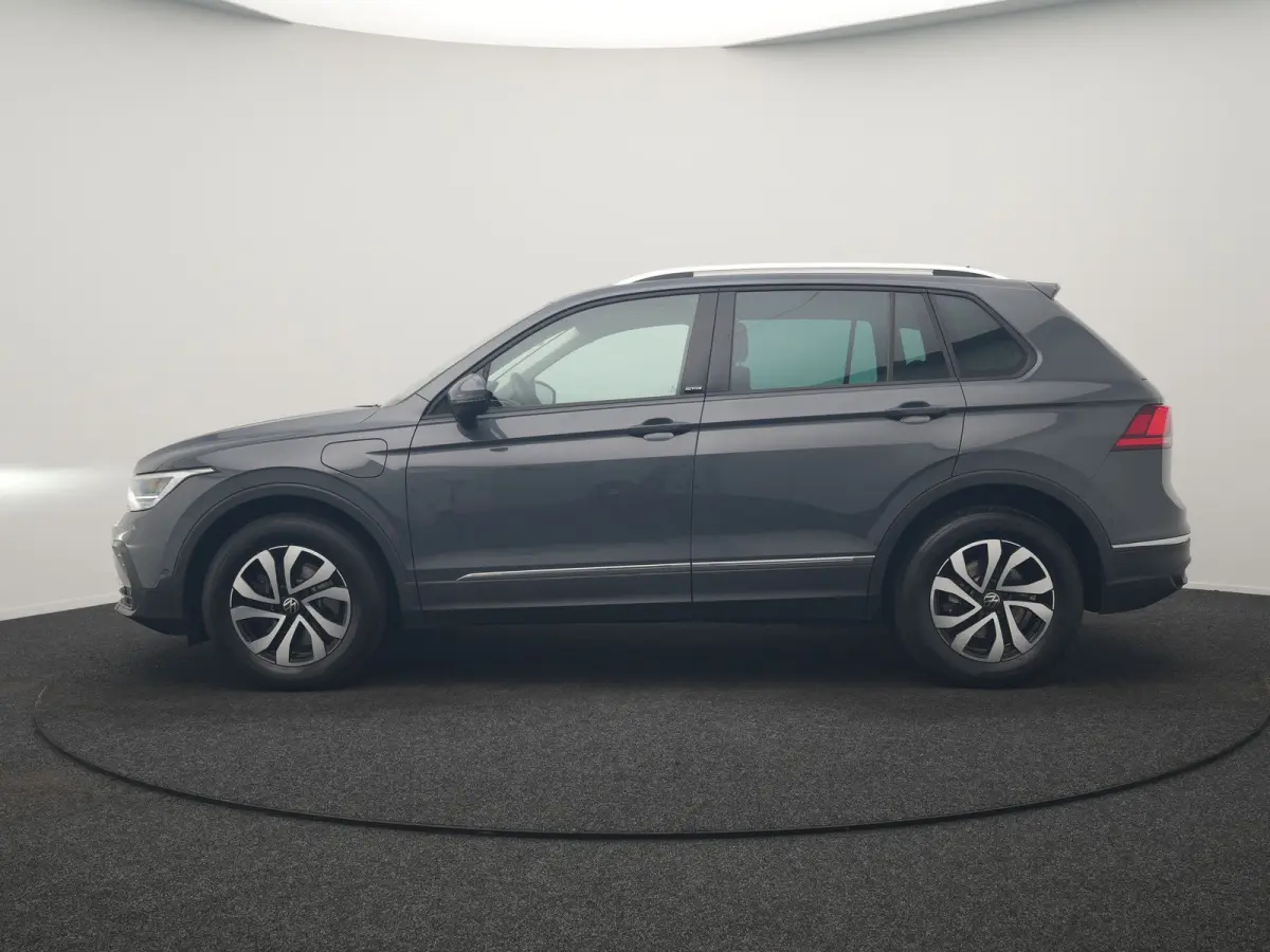 1.4 TSI eHybrid Active PHEV 245pk Dealer O.H | SOH 91,9% | | Adaptive Cruise | Camera | Comfortstoelen & Stuur Verwarmd | Apple Carplay | Blis | Keyless | Sfeerverlichting | Park Assist | Na