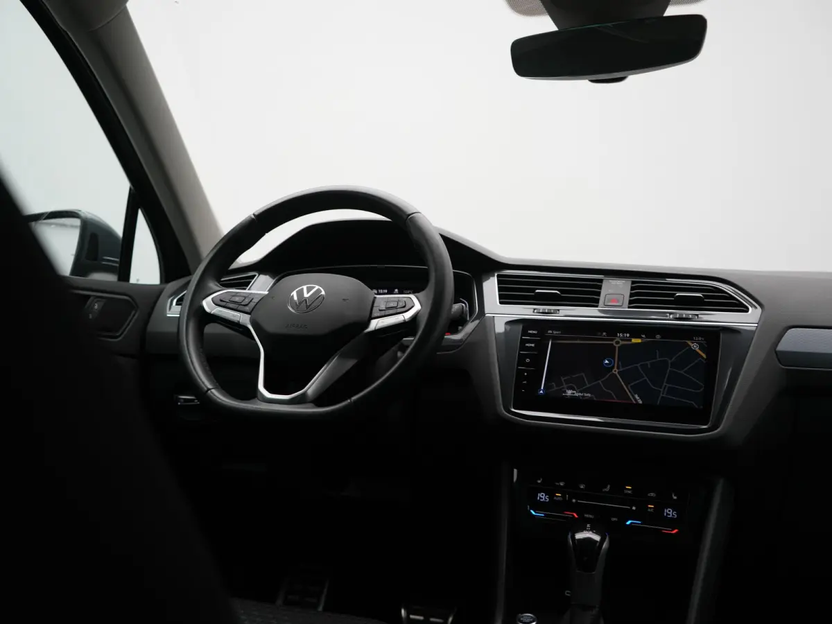 1.4 TSI eHybrid Active PHEV 245pk Dealer O.H | Adaptive Cruise | Camera | Comfortstoelen & Stuur Verwarmd | Apple Carplay | Blis | Keyless | Sfeerverlichting | Park Assist | Navigatie | DAB 