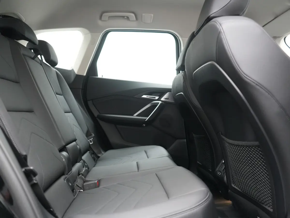 xDrive25e PHEV 245pk Dealer O.H | Trekhaak Af Fabriek | Adaptive Cruise | 360 Camera | Head Up | Harman / Kardon | Sportstoelen Memory & Massage | Stoelen & Stuur Verwarmd | Apple Carplay | 