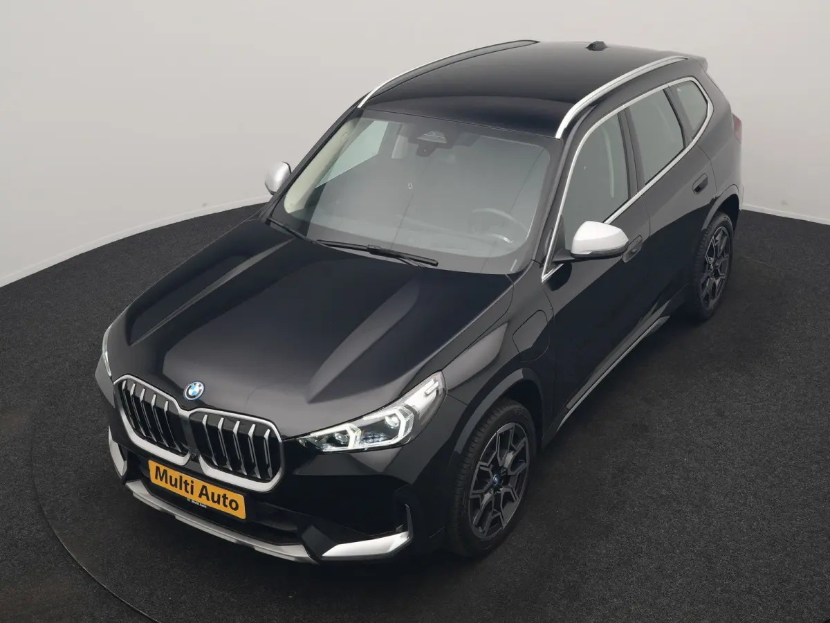 xDrive25e PHEV 245pk Dealer O.H | Trekhaak Af Fabriek | Adaptive Cruise | 360 Camera | Head Up | Harman / Kardon | Sportstoelen Memory & Massage | Stoelen & Stuur Verwarmd | Apple Carplay | 