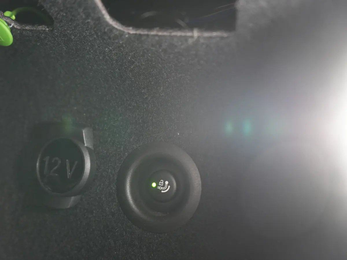xDrive25e PHEV 245pk Dealer O.H | Trekhaak Af Fabriek | Adaptive Cruise | 360 Camera | Head Up | Harman / Kardon | Sportstoelen Memory & Massage | Stoelen & Stuur Verwarmd | Apple Carplay | 