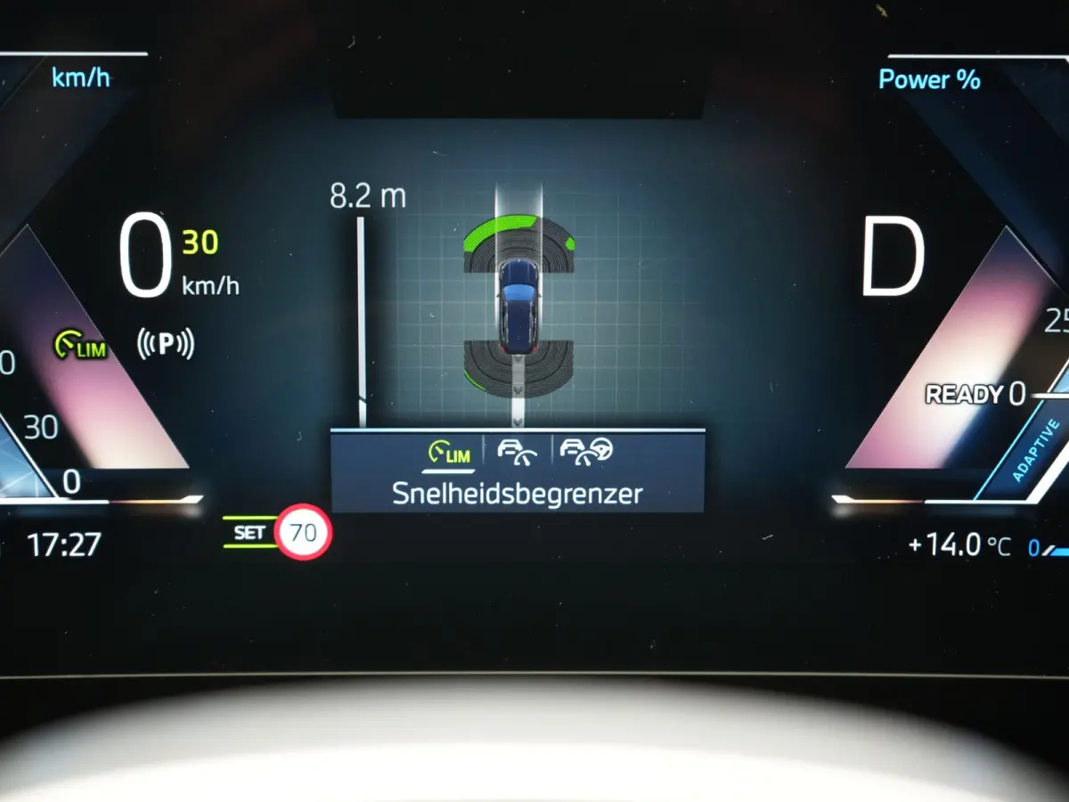 xDrive25e PHEV 245pk Dealer O.H | Trekhaak Af Fabriek | Adaptive Cruise | 360 Camera | Head Up | Harman / Kardon | Sportstoelen Memory & Massage | Stoelen & Stuur Verwarmd | Apple Carplay | 