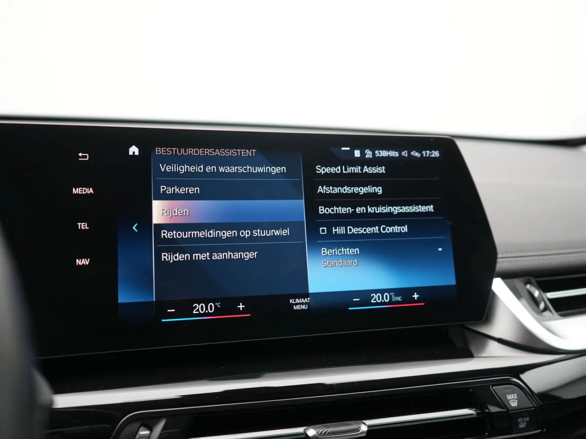 xDrive25e PHEV 245pk Dealer O.H | Trekhaak Af Fabriek | Adaptive Cruise | 360 Camera | Head Up | Harman / Kardon | Sportstoelen Memory & Massage | Stoelen & Stuur Verwarmd | Apple Carplay | 