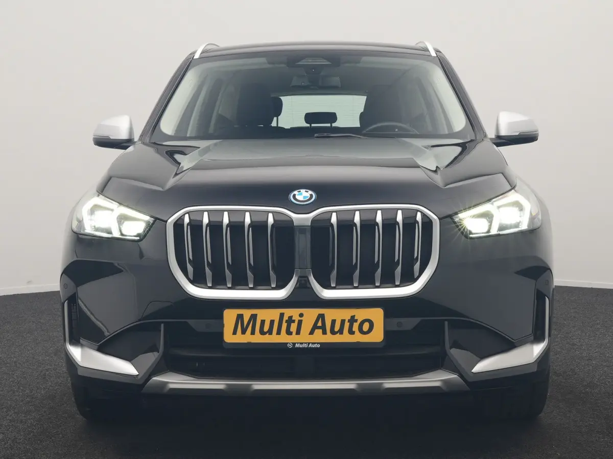 xDrive25e PHEV 245pk Dealer O.H | Trekhaak Af Fabriek | Adaptive Cruise | 360 Camera | Head Up | Harman / Kardon | Sportstoelen Memory & Massage | Stoelen & Stuur Verwarmd | Apple Carplay | 