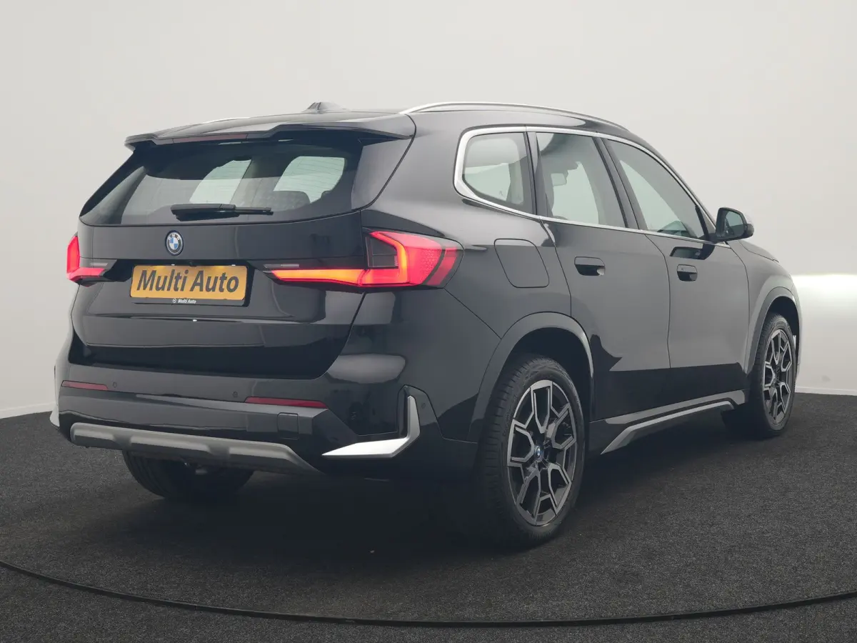 xDrive25e PHEV 245pk Dealer O.H | Trekhaak Af Fabriek | Adaptive Cruise | 360 Camera | Head Up | Harman / Kardon | Sportstoelen Memory & Massage | Stoelen & Stuur Verwarmd | Apple Carplay | 