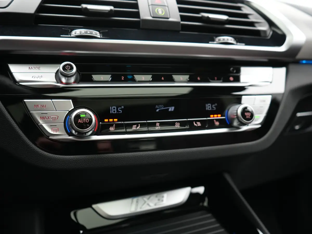 High Executive 80 kWh 286pk Dealer O.H | SOH 95,5% | | Panodak | Head Up | Adaptive Cruise | 360 Camera | Harman / Kardon | Lederen Sportstoelen Memory & Verwarmd | Keyless | Apple Carplay |